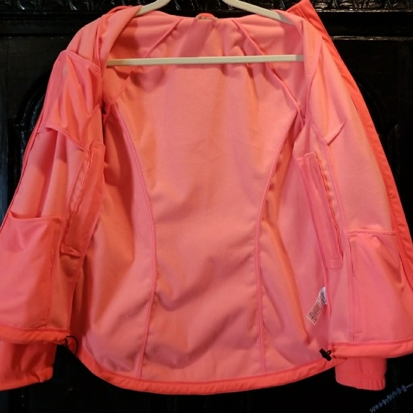 ASICS  Softshell Jacket Medium - Picture 4 of 6