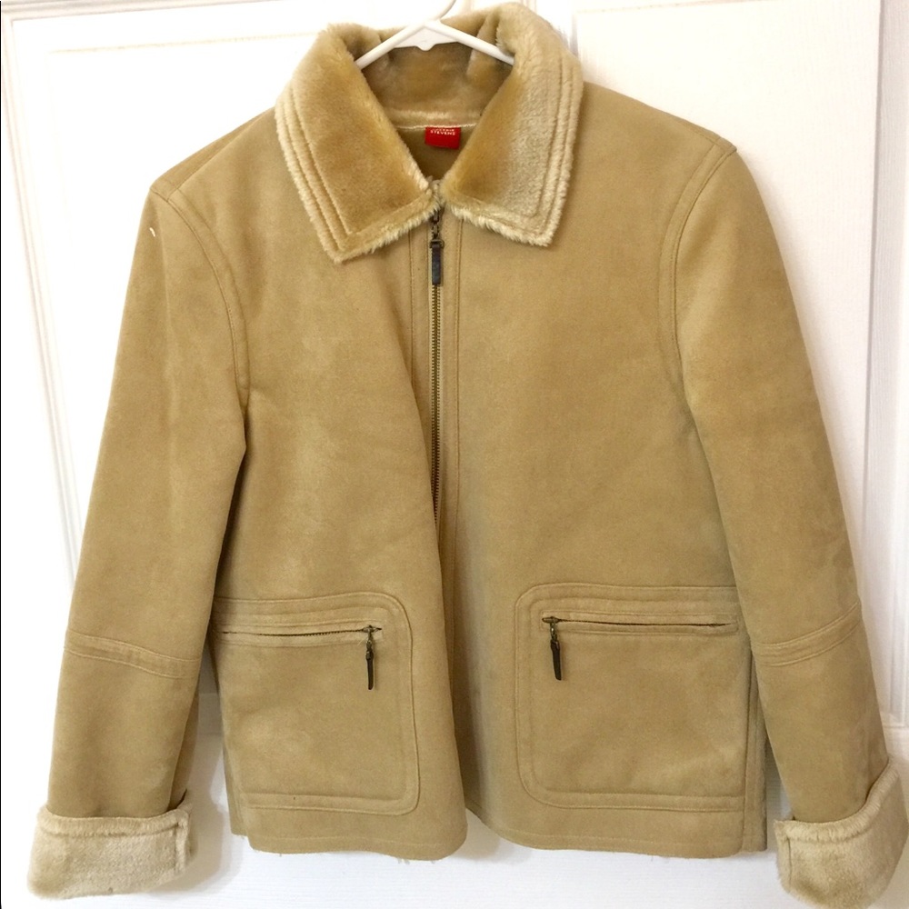 SALE‼️ Jacket by Valerie Steven