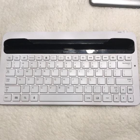 Samsung tablet - Picture 2 of 2