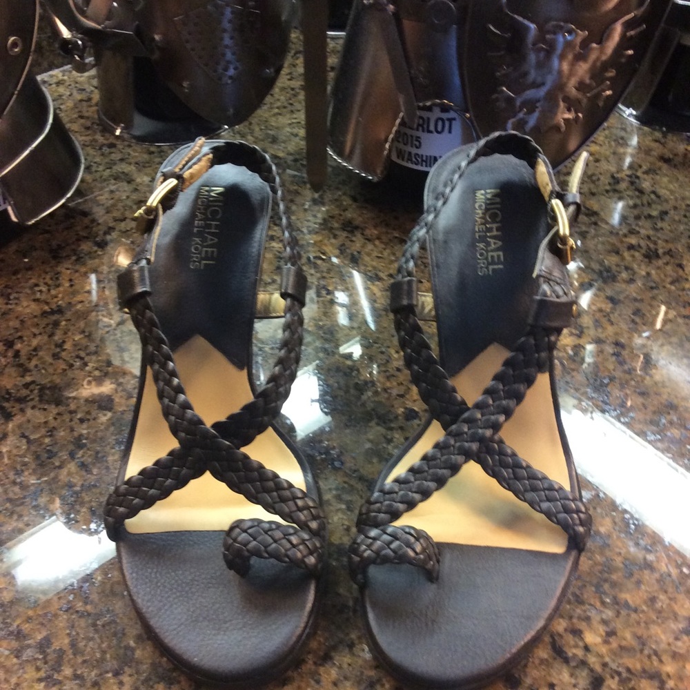 SOLD Authentic Final Markdown Michael Kors - Picture 2 of 3