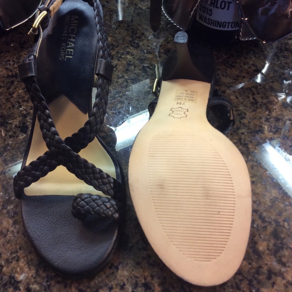 SOLD Authentic Final Markdown Michael Kors - Picture 3 of 3