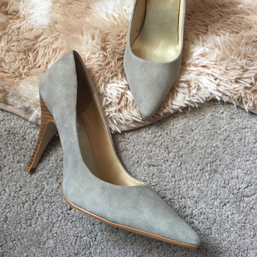 Beautiful condition Steve Madden Heels !!