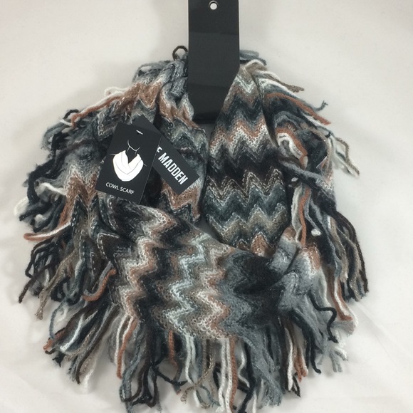 NWT Steve Madden Cowl Scarf chevron pattern - Picture 4 of 6