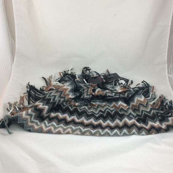 NWT Steve Madden Cowl Scarf chevron pattern - Picture 5 of 6