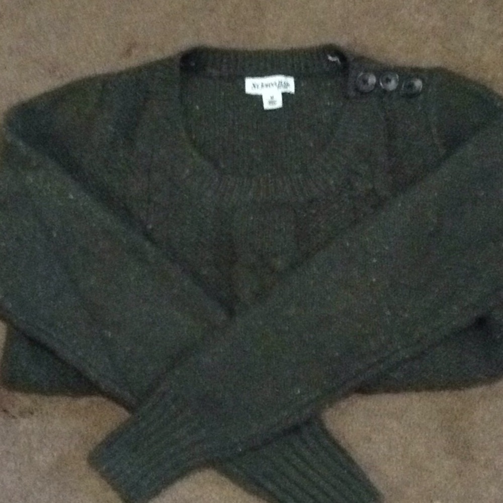 Dark green ladies sweater