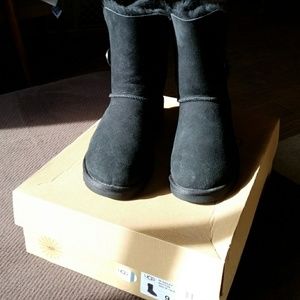 Women's size 9 black Bailey Uggs