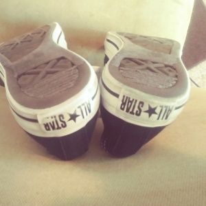 Black low-cut All stars