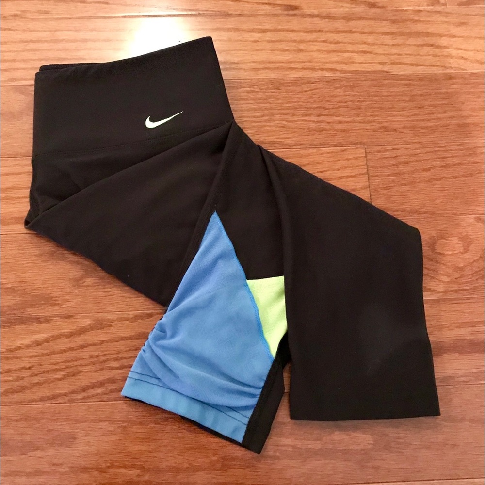 Nike Dri-Fi Capri with Mesh Calf Detail
