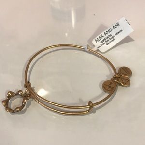 ALEX AND ANI QUEEN CROWN CARM BANGEL