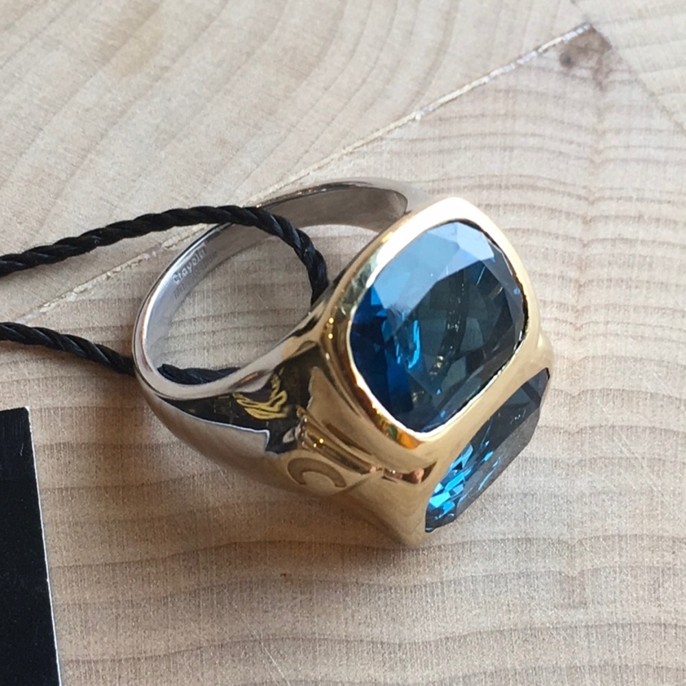 10.9 ctw Blue Topaz Ring-925 silver size 7.5