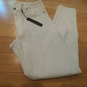🆕 Tahari white jeans "Goldie white pants"