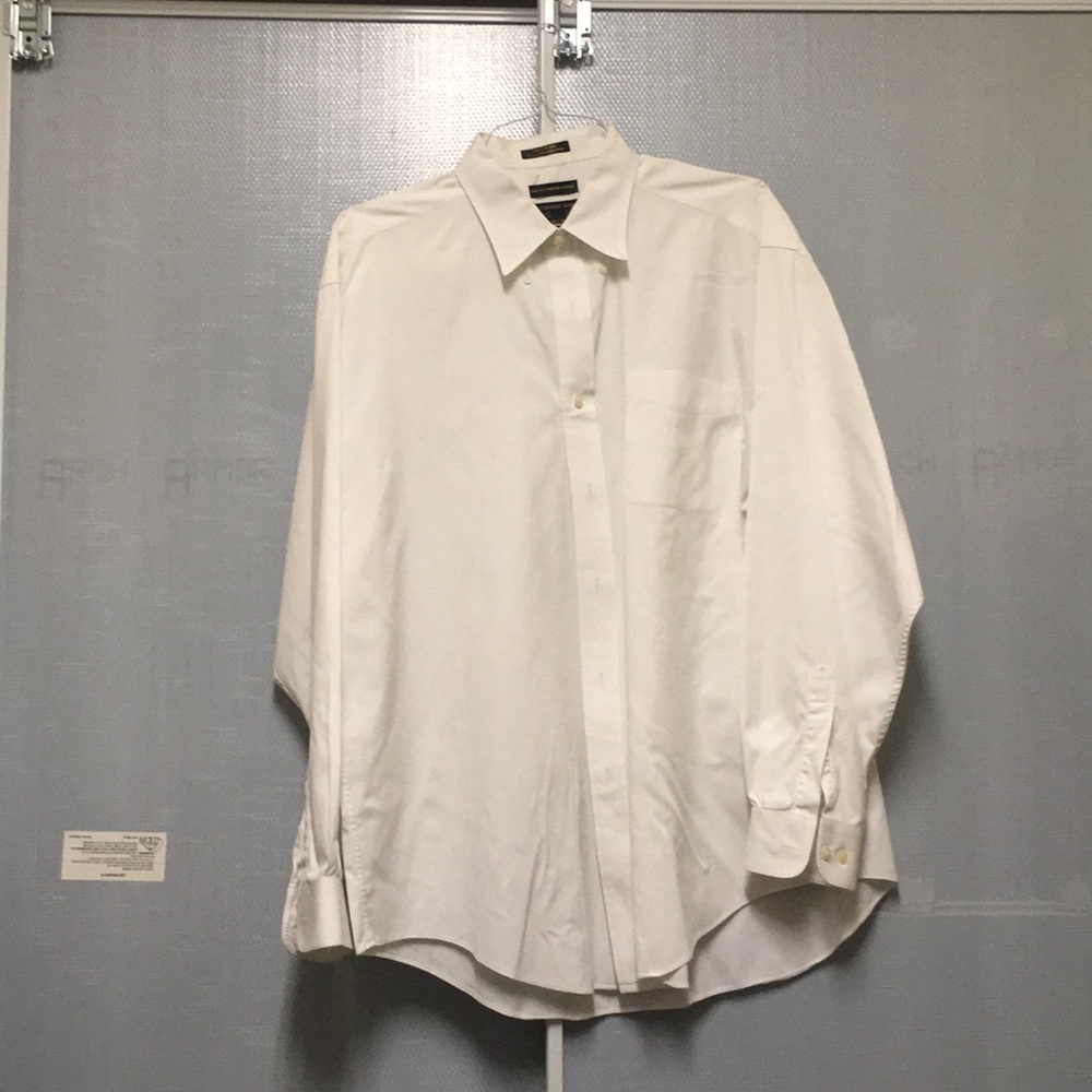 Alexander Julian Men’s White collared shirt