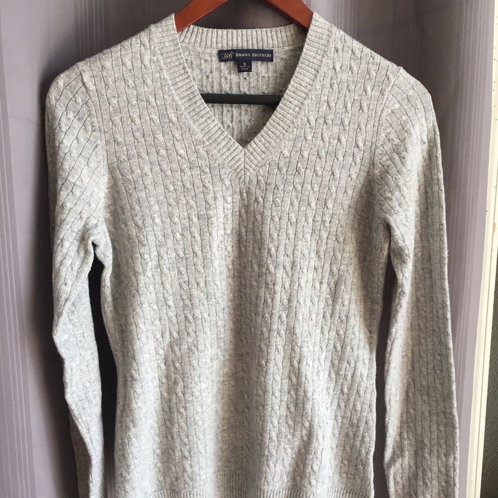 346 Brooks Brothers 100% Wool cable-style sweater