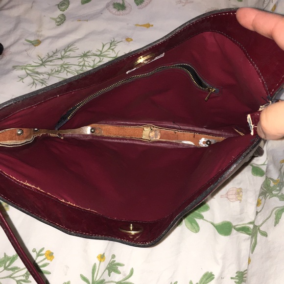 Vintage purse that needs a little TLC - Picture 3 of 4