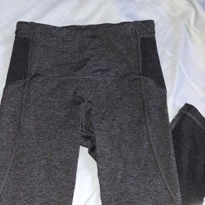 Lululemon Athletica gray crop leggings