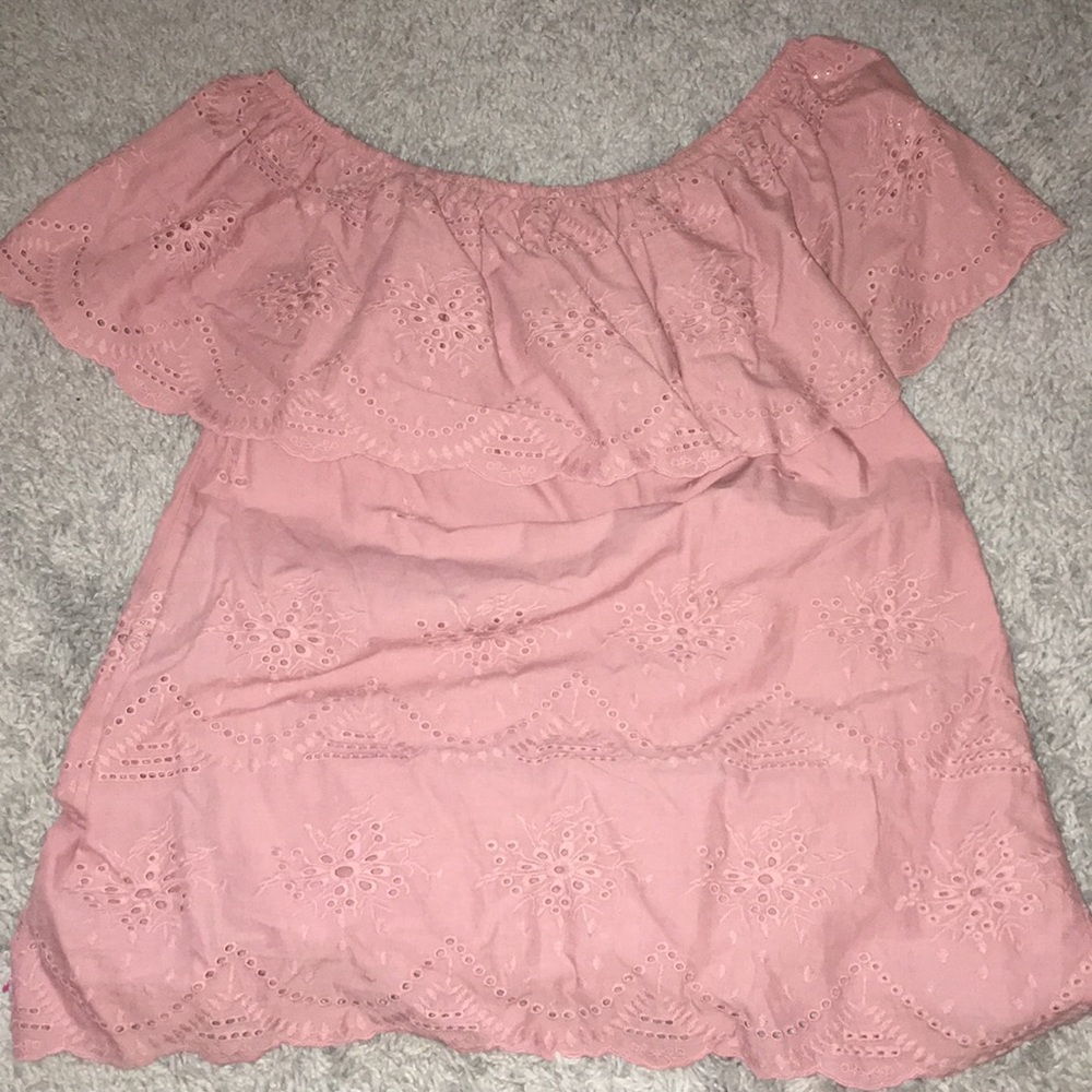 Knox Rose - Scalloped lace Off-the-Shoulder top