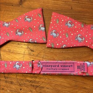 Vineyard vines crab bow tie