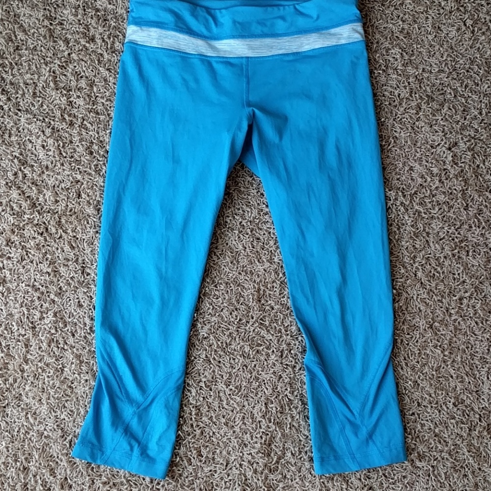 Lululemon inspire crops size 8