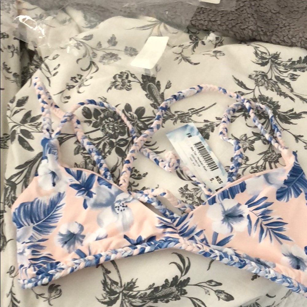 Frankie’s bikini top