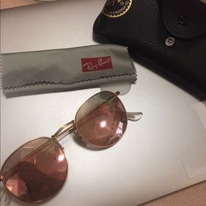 Round sunglasses