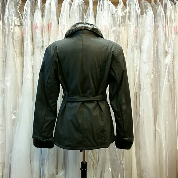 Removable Faux Fur Coat - Picture 2 of 4