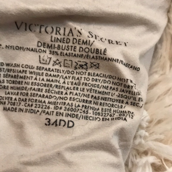 LIGHTLY USED VICTORIA’S SECRET 34DD EVERYWHERE BRA - Picture 2 of 6