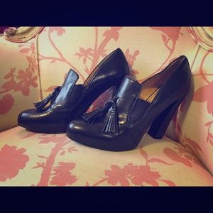 Dark Navy Blue Heels - Nine West - Size 7.5