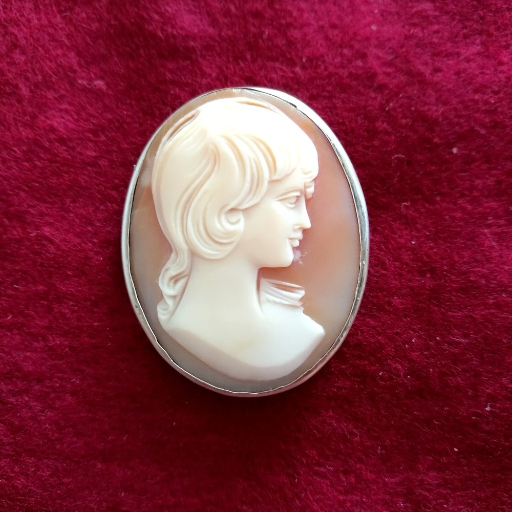 Vintage Cameo Pin/Pendant