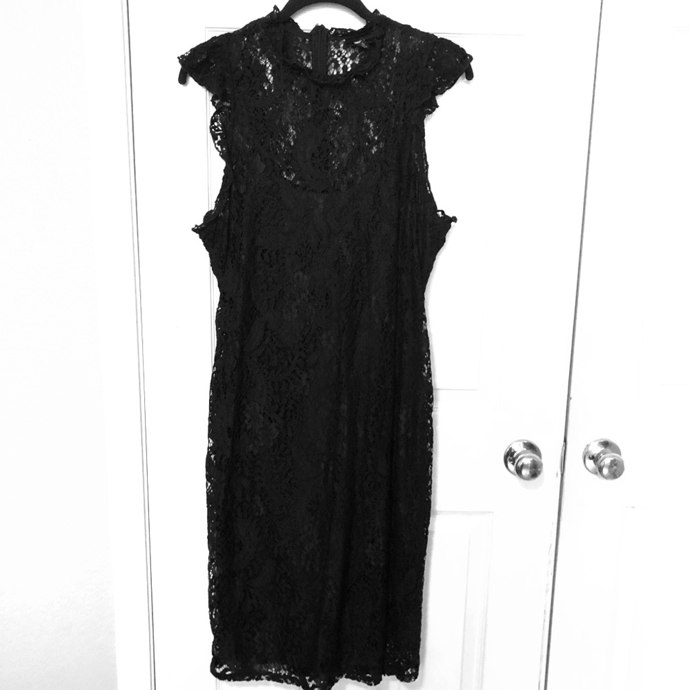 Sleeveless Black Lace Bodycon Midi Dress