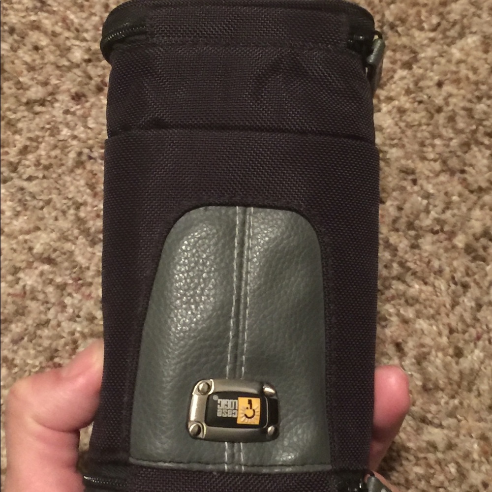 Case Logic Triangle Electronics / Speaker Case