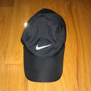 Nike featherlight hat