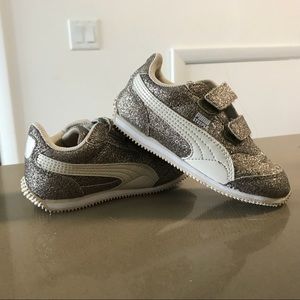 Puma Toddler Gold Glitter Whirlwind Glitz Sneaker
