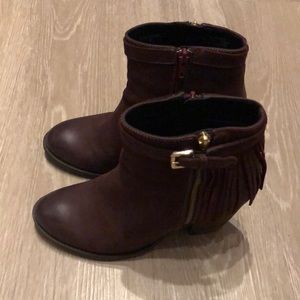 Steve Madden Fringe Woodmeer burgundy bootie