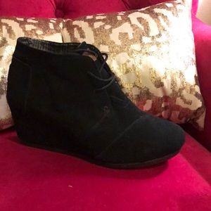 Size 9 Toms wedges