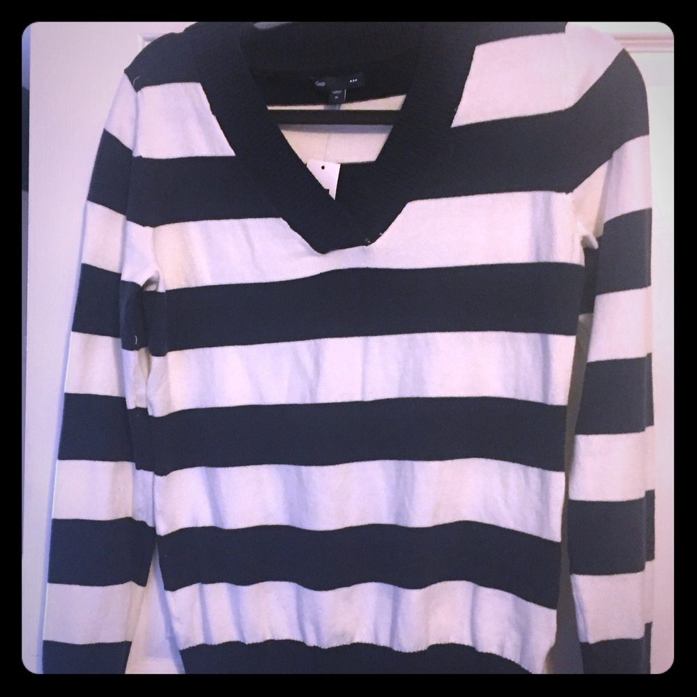NWT Gap Stripe Sweater Navy and White Medium