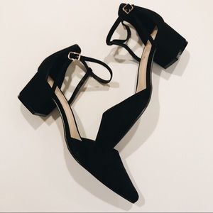 FLASH SALE // Black Pointed Toe Block Heels, NWOT