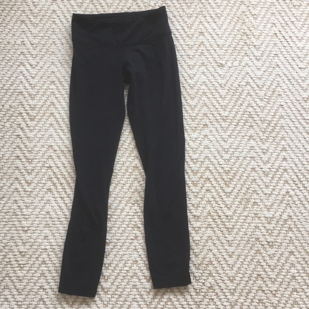 Lululemon wunder under black leggings size 2