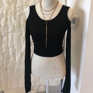 Bundle sale! Black crop top w open shoulders soft