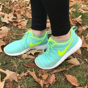 Women's Nike Roshe Runs
