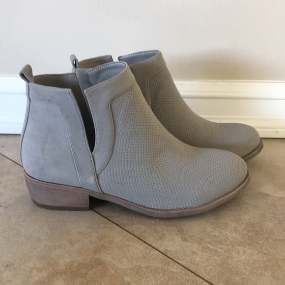 journee collection lainee bootie