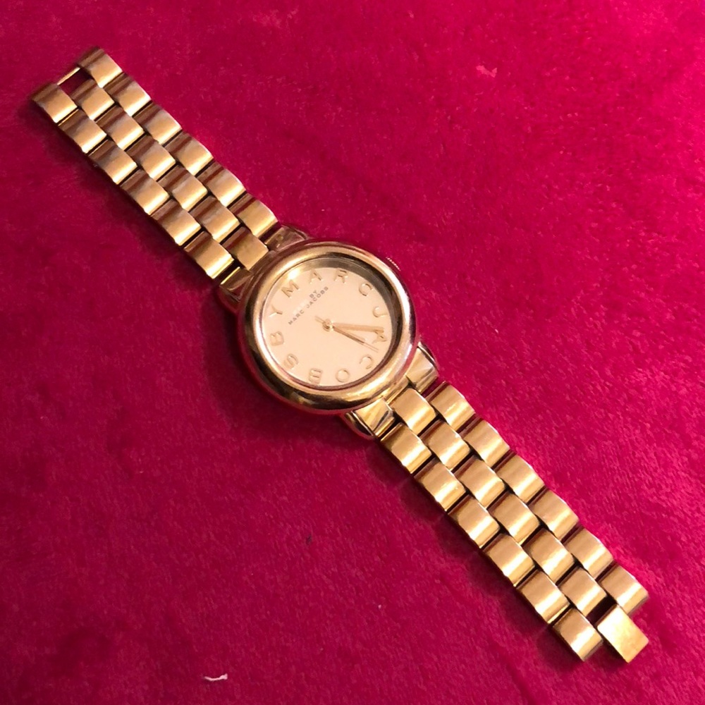 Gold Marc Jacobs watch - Picture 1 of 1