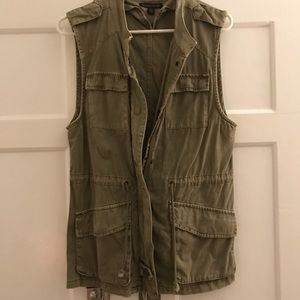 Cargo green vest