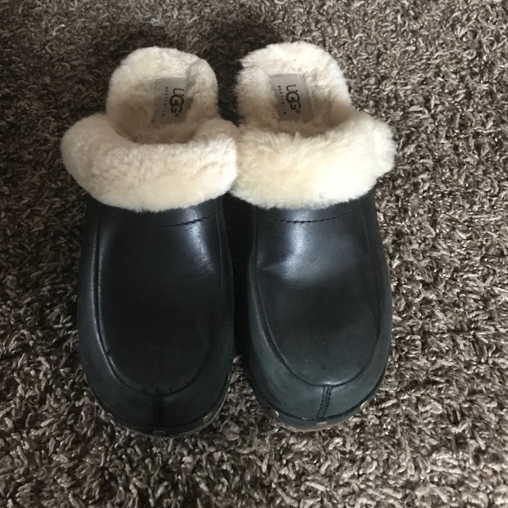 Ugg clogs size 7