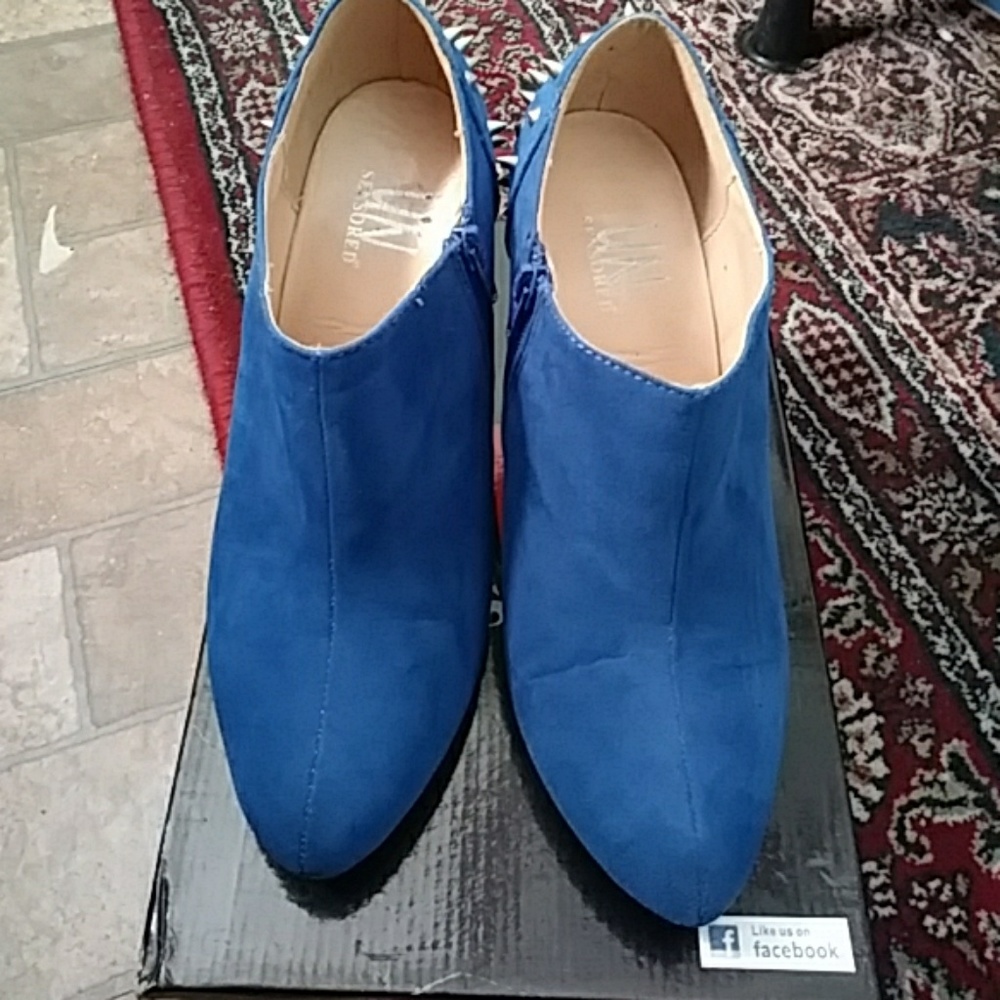 Royal blue ankle booties