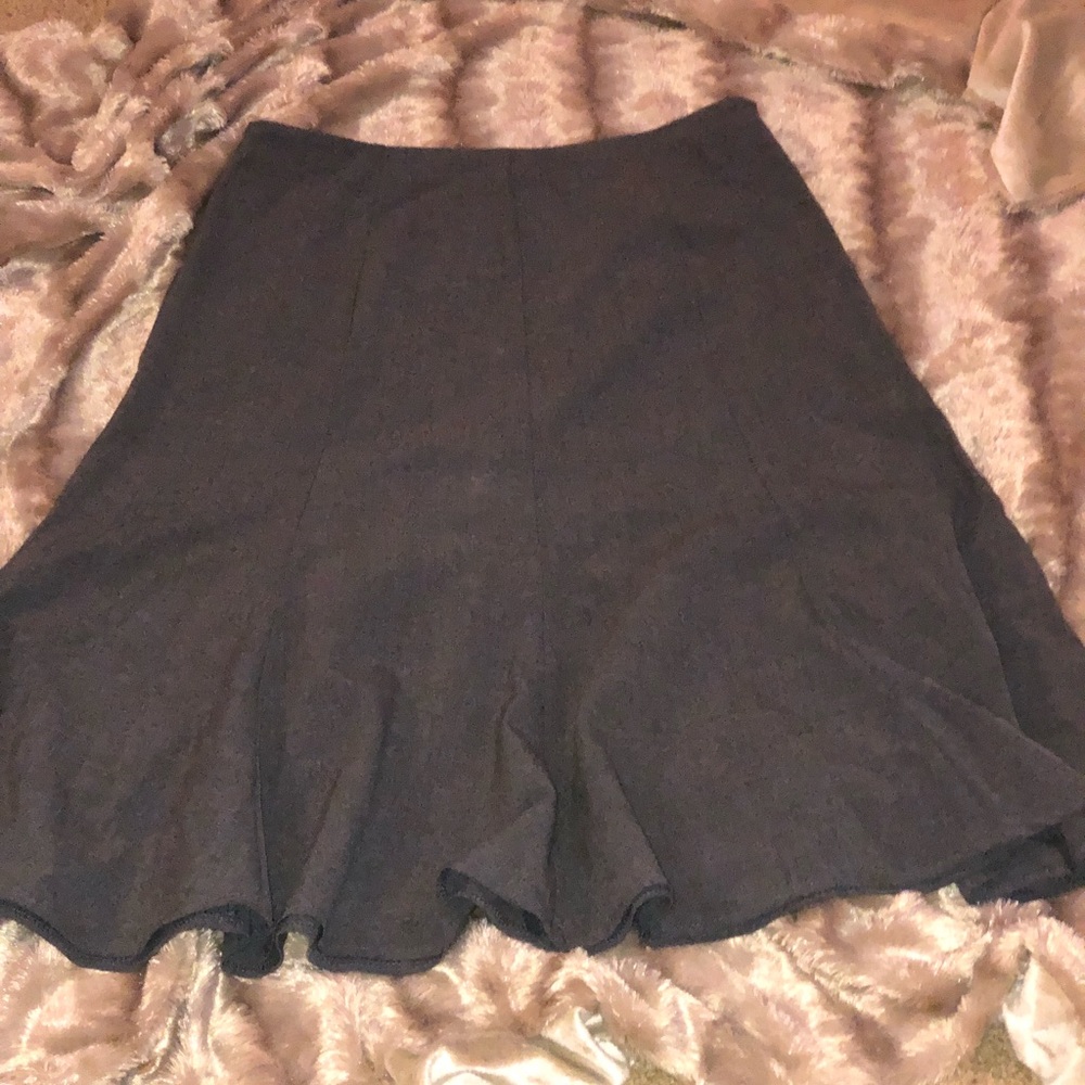 Grey pleated skirt size 6, for work or play!