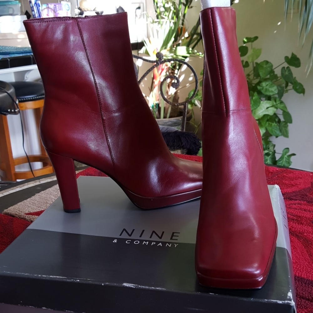 Red leather boots  Nine west 8.5