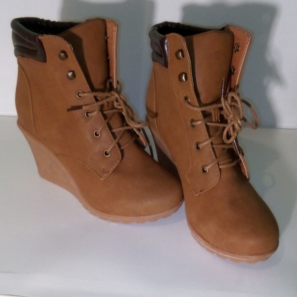 Wedged Boots