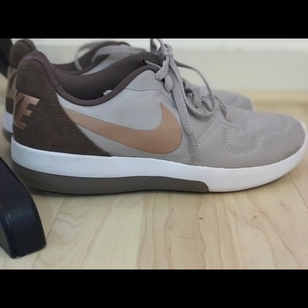 Woman’s Nike shoes