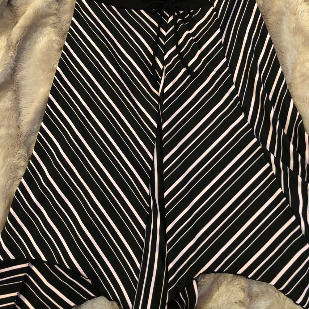 Stretchy striped skirt has a Hi-Lo vibe! Comfy