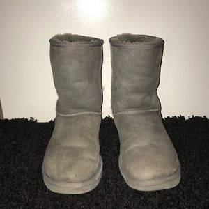 gray ugg’s!